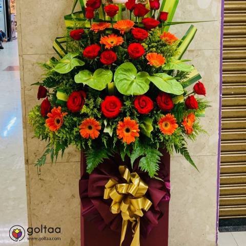 تاج گل برای مراسم افتتاحیه